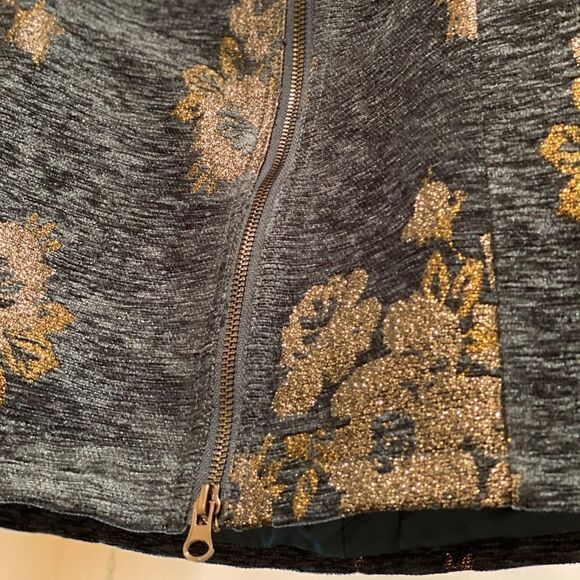 Mini Skirt - Picture 3 of 4